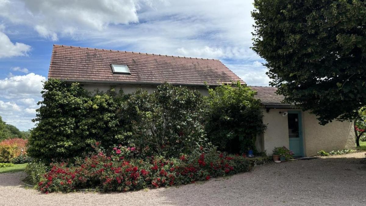 Villa Meublé de campagne au calme à Louchy-Montfand Extérieur photo