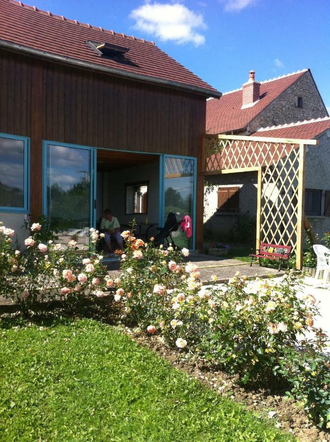 Villa Meublé de campagne au calme à Louchy-Montfand Extérieur photo