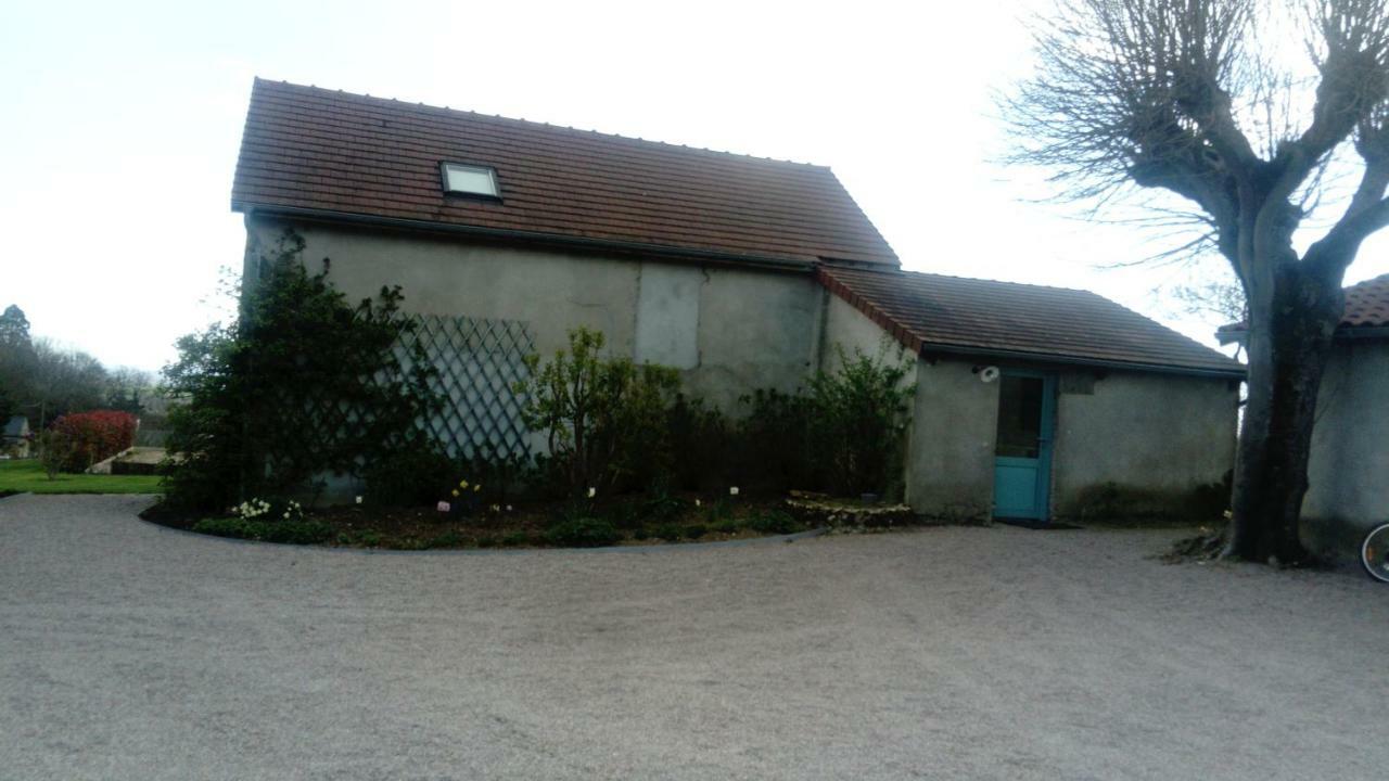 Villa Meublé de campagne au calme à Louchy-Montfand Extérieur photo