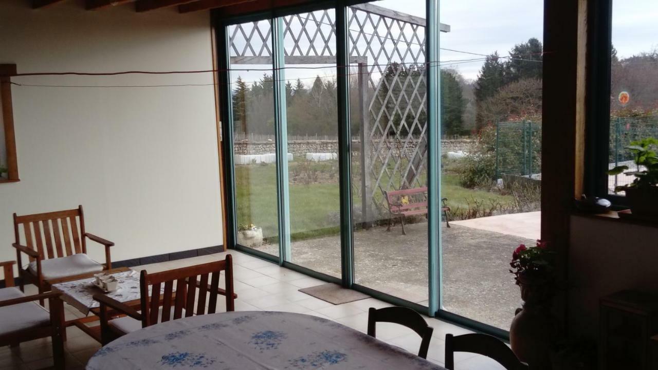 Villa Meublé de campagne au calme à Louchy-Montfand Extérieur photo