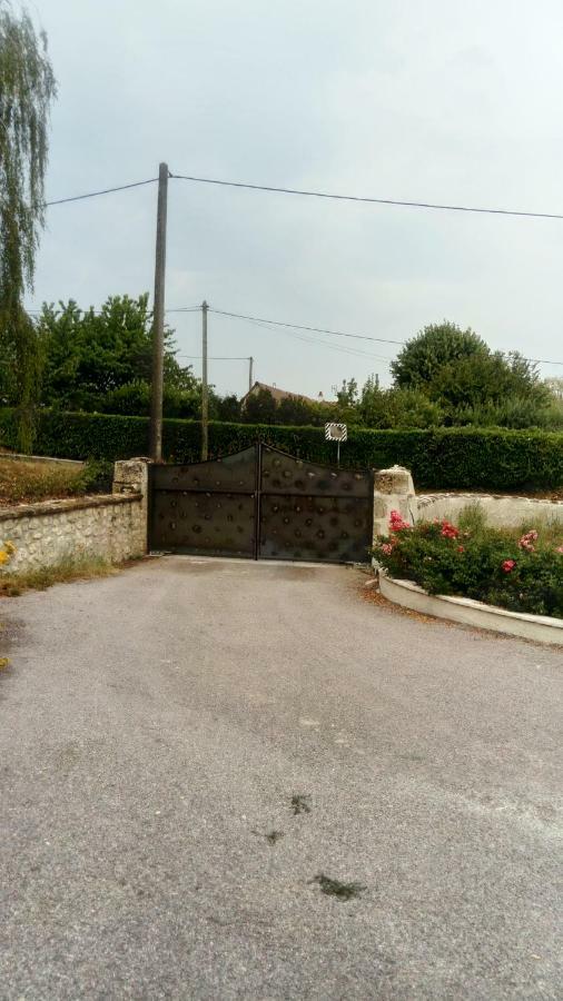 Villa Meublé de campagne au calme à Louchy-Montfand Extérieur photo